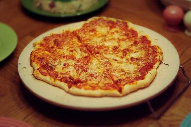 how to use a pizza stone to make gluten free pizza crust