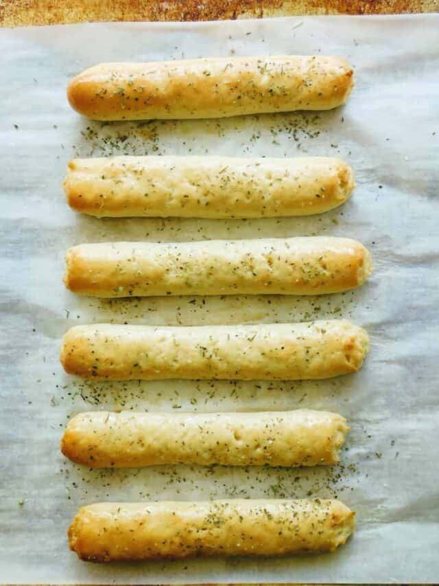 cropped-gluten-free-breadsticks-baked-and-seasoned.jpg