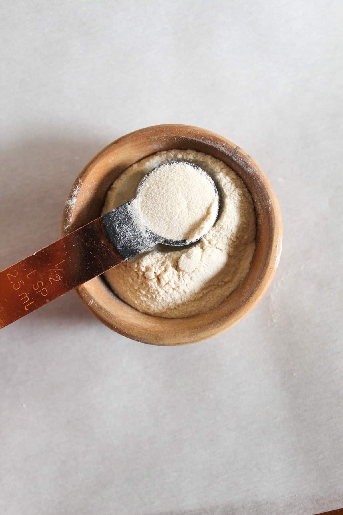 konjac powder in a small bowl.