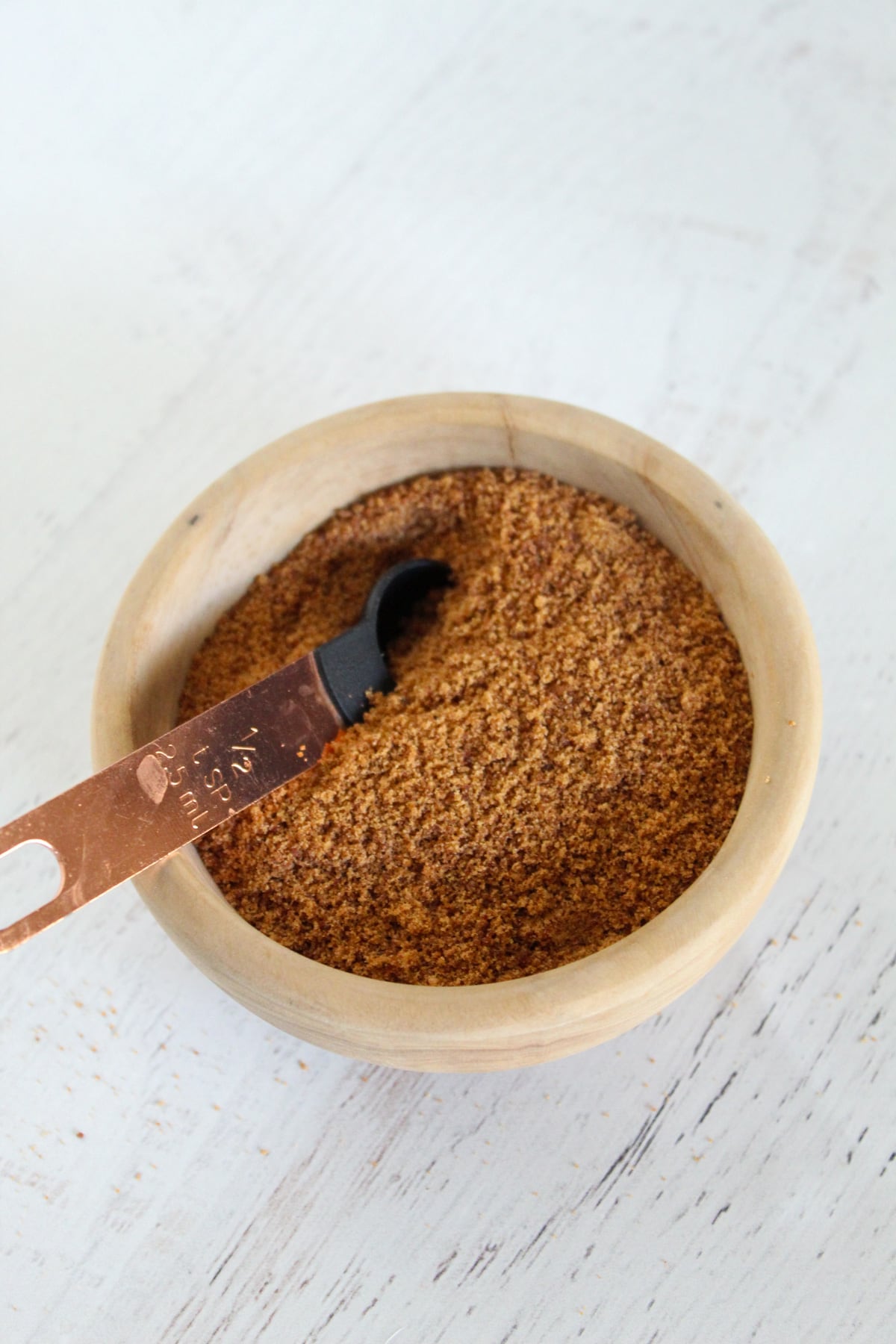 small brown bowl of coconut sugar