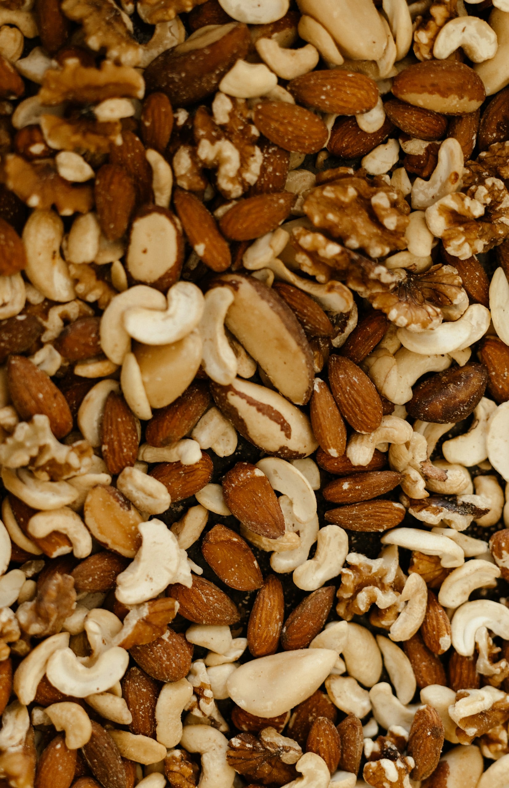 Chopped almonds, walnut and cashew nut