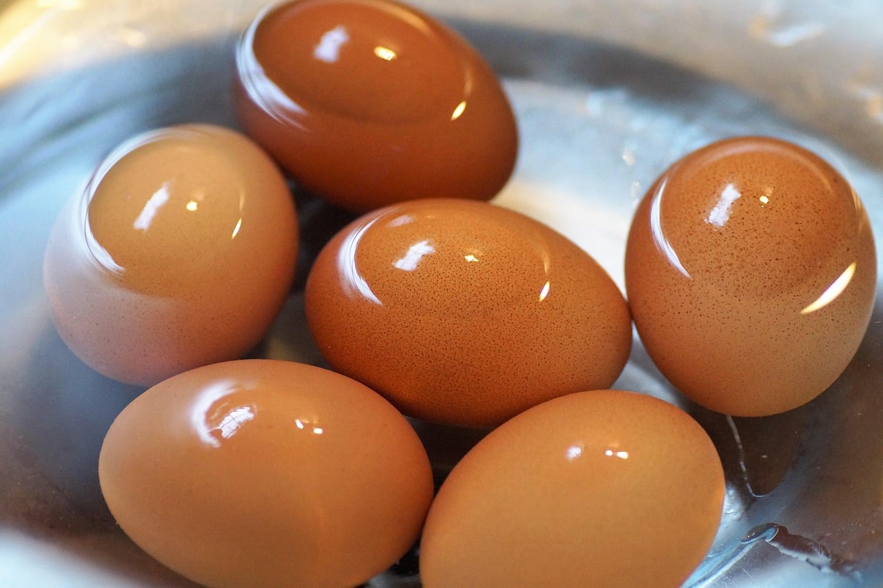How to Quickly Get Eggs to Room Temperature